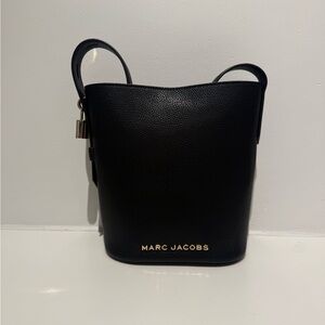NWT Marc Jacobs Drifter bucket bag small black